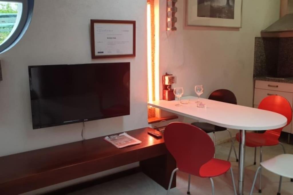 Apartamento Zentral Club Neutron-Jacuzzi Belmonte De Miranda Exterior foto